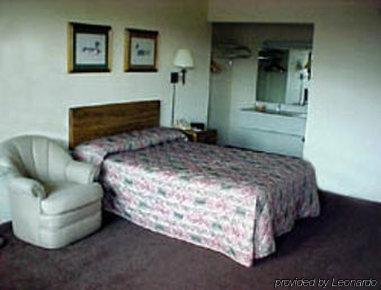 Days Inn Lansing South Rom bilde
